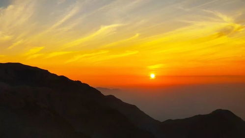 云巔朝圣 十一月武功山金色草甸徒步紀(jì)行